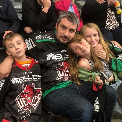 Cardiff Devils STH. Cardiff Comets supporter. Just on twitter for the hockey