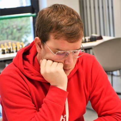 Senior Software Engineer, Haskell & Elm @Scrive 🌳 
Adult chess improver #chesspunks♟️
日本語を勉強しています(N4)🏯