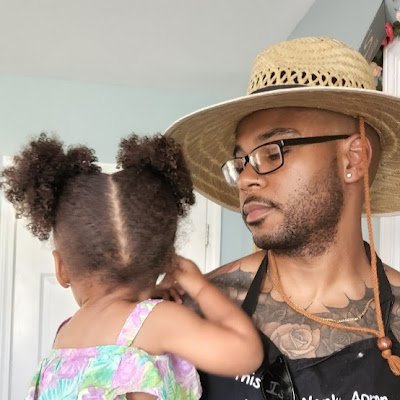 HolisticZell's profile picture. 