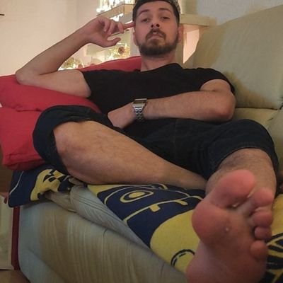 Tino95287286's profile picture. Barefoot
