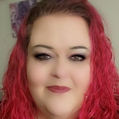 TraceyJ22's profile picture. Mother, friend, sister, student, DJ, cake maker, crafter, karaoke lover, Y&R kid, Netflix addict. What more can I say? Oh yes...🏳️‍🌈🎼🎤🎮♈