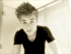 Stratford. Terça-feira. 1 de março. 1994.12h56. St. Jude's. Quarto 126. Doutor Simon Bexlaham. @justinbieber
♥