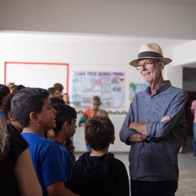 Avô do João, economista e prefeito de Cabo Frio.