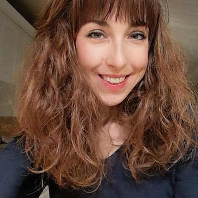 lunastrea's profile picture. Mystic and witchy soul - Je peins des aquarelles spirituelles et je tire les cartes. Je suis aussi collaboratrice pour l'@INREES 🌛🔮🦓🪐