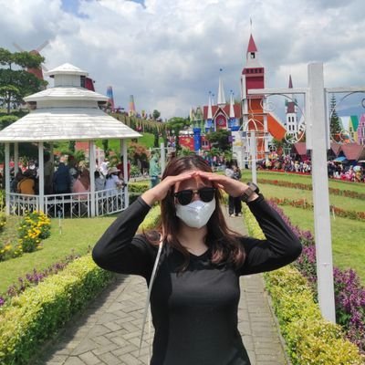 desyvronika's profile picture. 