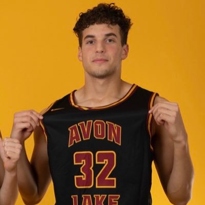 Avon Lake OH | 6’ 5” | 200 lbs | Wing/Forward |