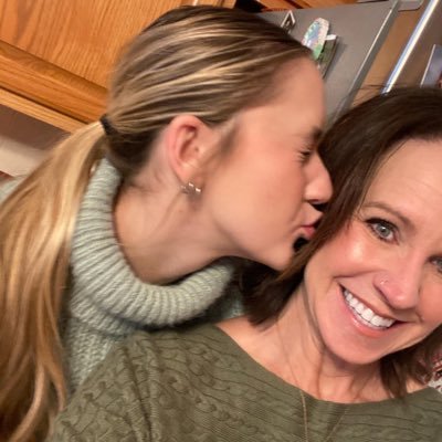amycurtis53069's profile picture. Live, laugh, and most of all Love!!!