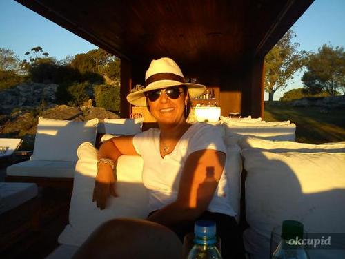 AdriCasimiro's profile picture. 