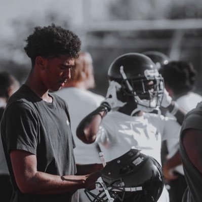 Flanagan Highschool 24| QB |6’3 195 lbs | 3.4 GPA 954-330-9208