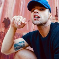 T. (@tarlosification) 's Twitter Profile