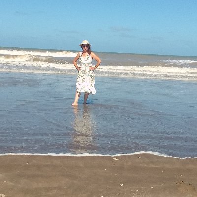 karinamelli721's profile picture. Soy Apicultora,nací ,me crié y vivo en el campo. Bailo folclore,me gusta la fotografía y amo mí trabajo.