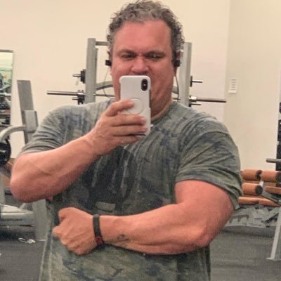 dfinne85's profile picture. Just a single dad trying to raise my little boy. Love to train 💪🏻, coffee freak, humor is the only way to go!