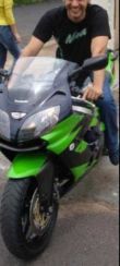Advogado,administrador de empresa,sou uma pessoa critica,tolerante
extrovertido,sincero,bagunceiro e amigo de todos.
Apaixonado p/motos e carro.......