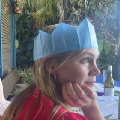 Senior Journalist at the BBC. Wrote a column on the moon, an egg etc for the Guardian. Writing in New Yorker & LRB. Book for @SimonSchusterAU. Rep: Wylie.