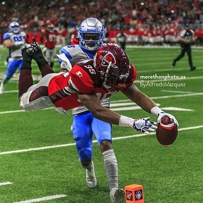 Fotografiamos el Futbol Americano de Texas para el Mundo, lo escribimos en español y en inglés también.

We Photograph Football
FROM TX TO THE WORLD, Y'ALL