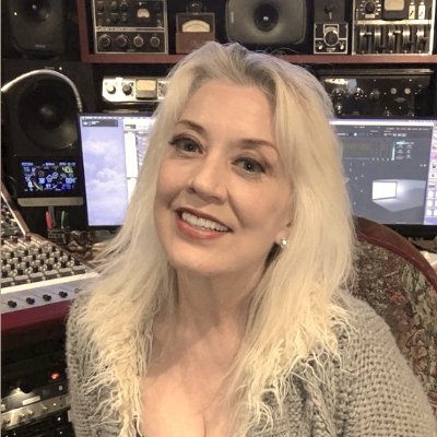 #musicproducer #artist #author #studioowner #humanbulldozer @auntiepickles #vintagemicrophones #mixer - https://t.co/q6T0WqjDUN - manager: chris@sylviamassy.com