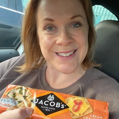 leannetweets's profile picture. 