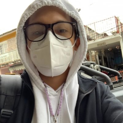 Soy un chico normal, estudiante de medicina. Trato de ser mejor persona cada día de mi vida.