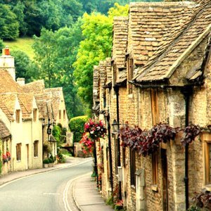 The Social Group UK @SocialGroupUK @cotswoldsocial organises social events, outdoor activities, parties, and walks in the #Cotswolds Holidays @SG_Holidays