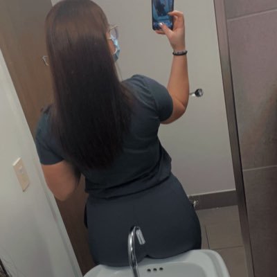 Courtneyc214's profile picture. emergency room nurse 🚨🩺  • just floating through life 🌊