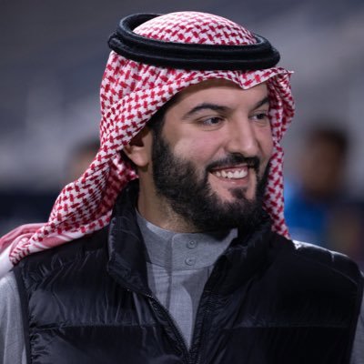 الهلال باالنسبه لي شجرة طيبه لاتنمو الا في تربة التضحيات وتسقي باالعرق والنوايا الطيبة،،،،،في الهلال انت فرد في جماعة اسود ولست قائد علي قطيع نعاج