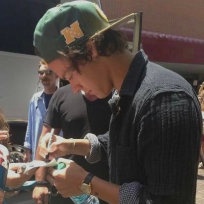 wkLUjybYt4dEwVc's profile picture. ❥ still not over you,,