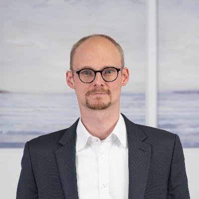 dennistoelle's profile picture. tl;dr Westfale im Rheinland, Fachanwalt für Urheber- und Medienrecht, #TeamIPRecht | Profilbild: gebäude.1 Fotografie - Thomas Stelzmann