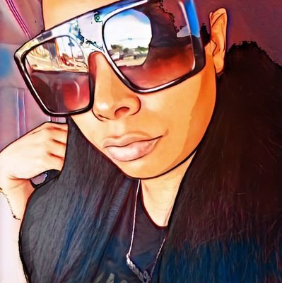 M00n722's profile picture. My intuition is like a super power..... while you're trying to figure me out, I already know your life story🌛😘