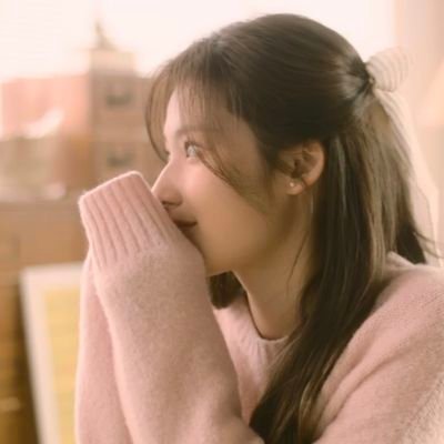 jetayme_'s profile picture. i fall for queerbait