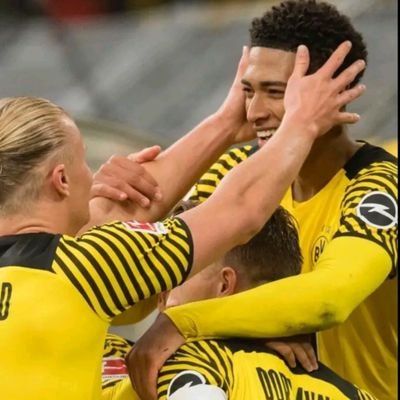 xmadrilene's profile picture. Random burner acc
@realmadrid