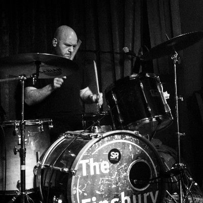 Former drummer with The Silence, Upcoming Creative Writer and part-time Guest/Contributor on @EightiesYears. 

#EnglishLiteratureandCreativeWriting
@UniofHerts