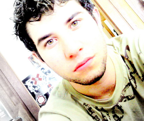 Estudante de Teologia. 21 anos. Administrador de Empresa. ' Estilo De Vida ? esse aeww  1°Timoteo 4:12