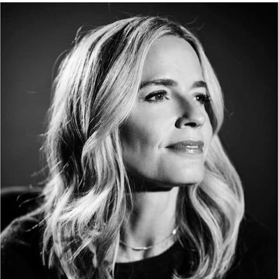 Fan based account and blog for actress Elisabeth Shue. Run by @jenng9709