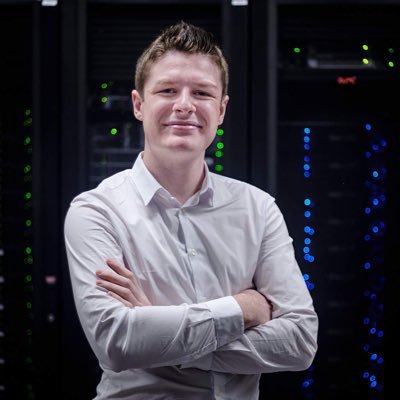 Lead dev web. Passionné par Symfony et Laravel, je m’intéresse aussi à Docker, NuxtJS, et aux principes DevOps :) On recrute sur Laravel/NuxtJS