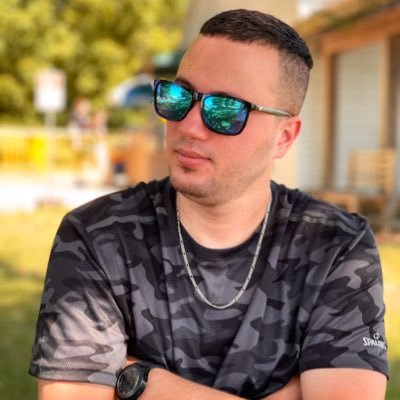 Djou021728614's profile picture. 