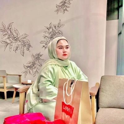 tolong menjauh dulu, aku dan keluargaku lagi kesusahan.