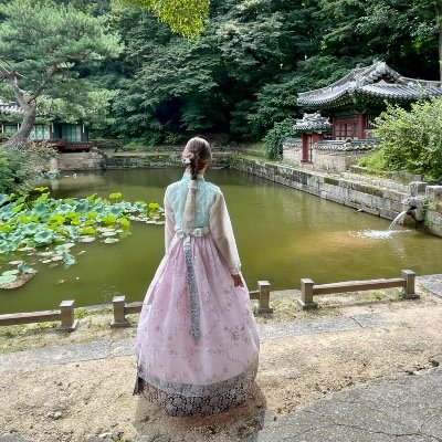 ribana15's profile picture. Believes in a world with free cakes