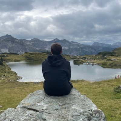 darkshadow792's profile picture. lvl 26 | he/him | Gamer | Pietsmiet | #GronkhTV | F1-Fan | Auto Fanatiker | Mercedes AMG | Doggo |