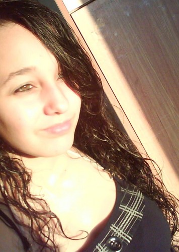 Apenas gosto de mostrar quem realmente sou...
happy.