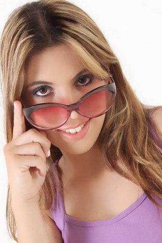 Viver é ser livre, ter amigos é necessário. Lutar é manter-se vivo. 
Aprendi que o tempo cura, mágoa passa e decepção não mata.