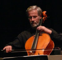 Musiker (Komponist, Cellist, Dirigent & Pädagoge) mit Neigung zur Malerei und Literatur – was Spuren in der eigenen Musik hinterlassen hat.