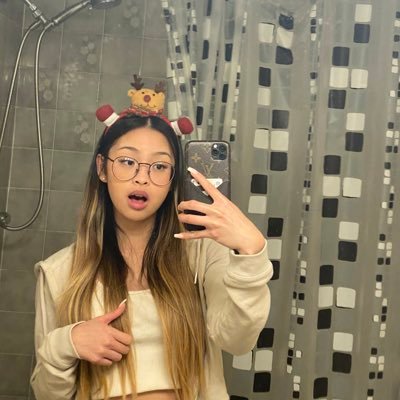 shairaxtan's profile picture.
