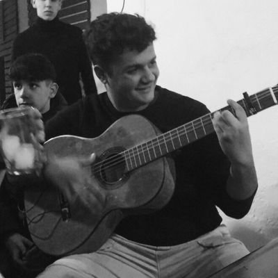 Adriangleez_17's profile picture. ADRII🥀