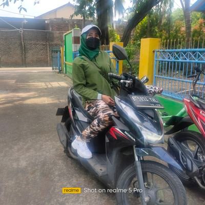 suka hbrn..nyanyi..hidup apa adax..yg wajar-wajar..shbtn..