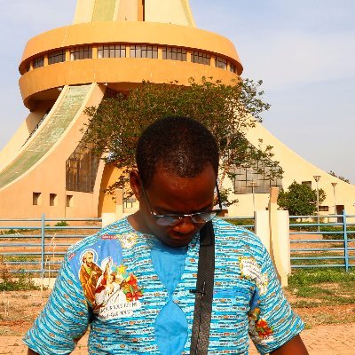 Community manager et Redacteur Web free lance
Traducteur/interprète  
Coordonnateur du réseau Burkinabé des organisations de jeunes pour l’élimination des MGF