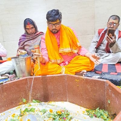 Assistant manager! Founder Member Of @srsfbihar (श्रृंगी ऋषि सेवा फाउंडेशन) !
RTs Not Endorsement.!