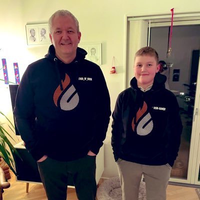 🇩🇰 Proud father of @KrisKGamer (400$ earned | 1x duo cc finals|1x semis 1x fncs finals) Follow my sons, hopefully fantastic, career in Fortnite here