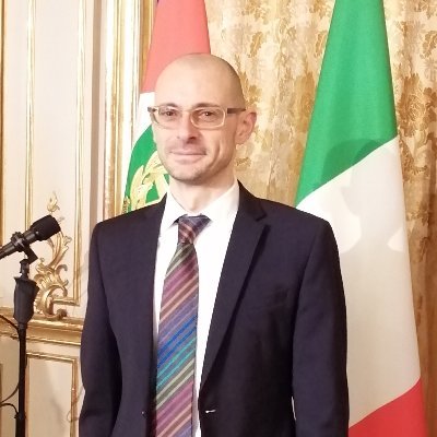 abonaciti's profile picture. Connessioni - Dal 27 gennaio in libreria, già prenotabile sul sito https://t.co/3nT6duQf0t