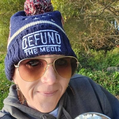 ShoshannahH's profile picture. 