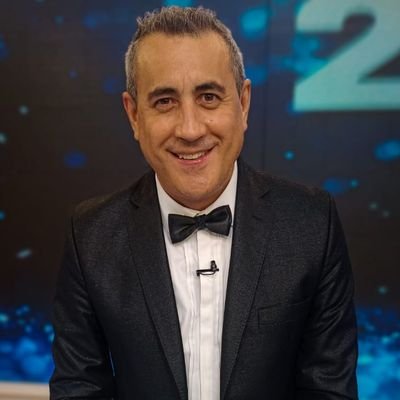 PERIODISTA  Y CONDUCTOR DE TV. RELATOR DE FUTBOL Y CONDUCTOR DE PROGRAMA DE RADIO, UN LUGAR VILLA KRAUSE...